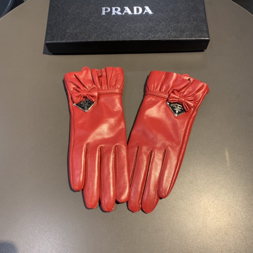 Prada Nappa Gloves In Red