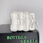 Bottega Veneta Small Cassette Bucket Bag White, For Women, Women’s Bags 7.1in/18cm 717187V2FY39009