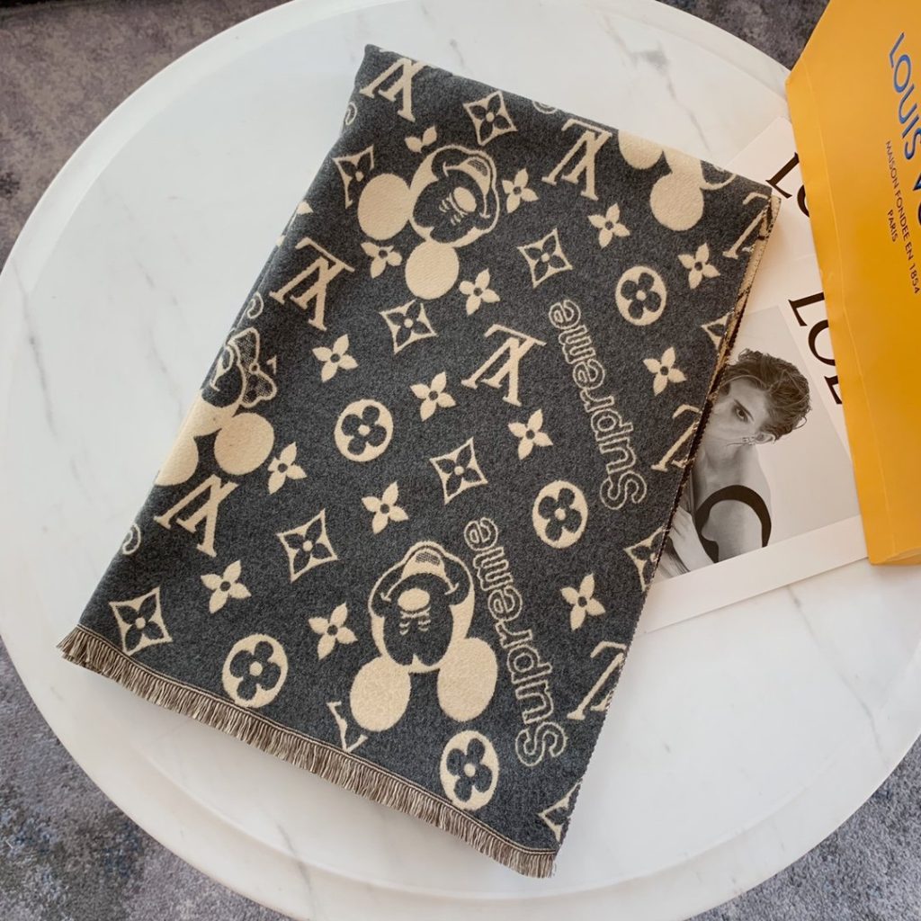 Louis Vuitton Game On Scarf Grey 71in/180cm