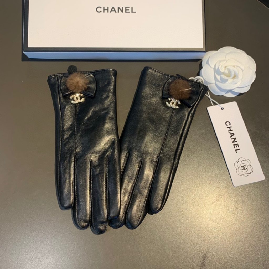 Chanel Gloves In Black