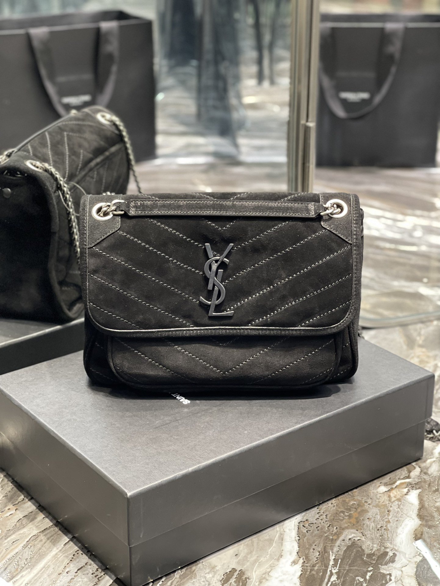 Saint Laurent Niki Medium Chain Bag Black In Crinkled With Metal Hardware For Women 11in/28cm YSL