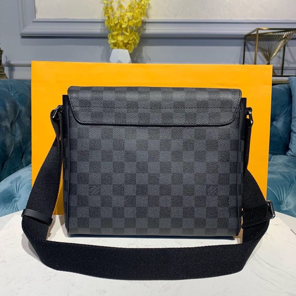 Louis Vuitton District PM Damier Graphite Canvas For Men, Men’s Bags, Shoulder And Crossbody Bags 9.8in/25cm LV N41028