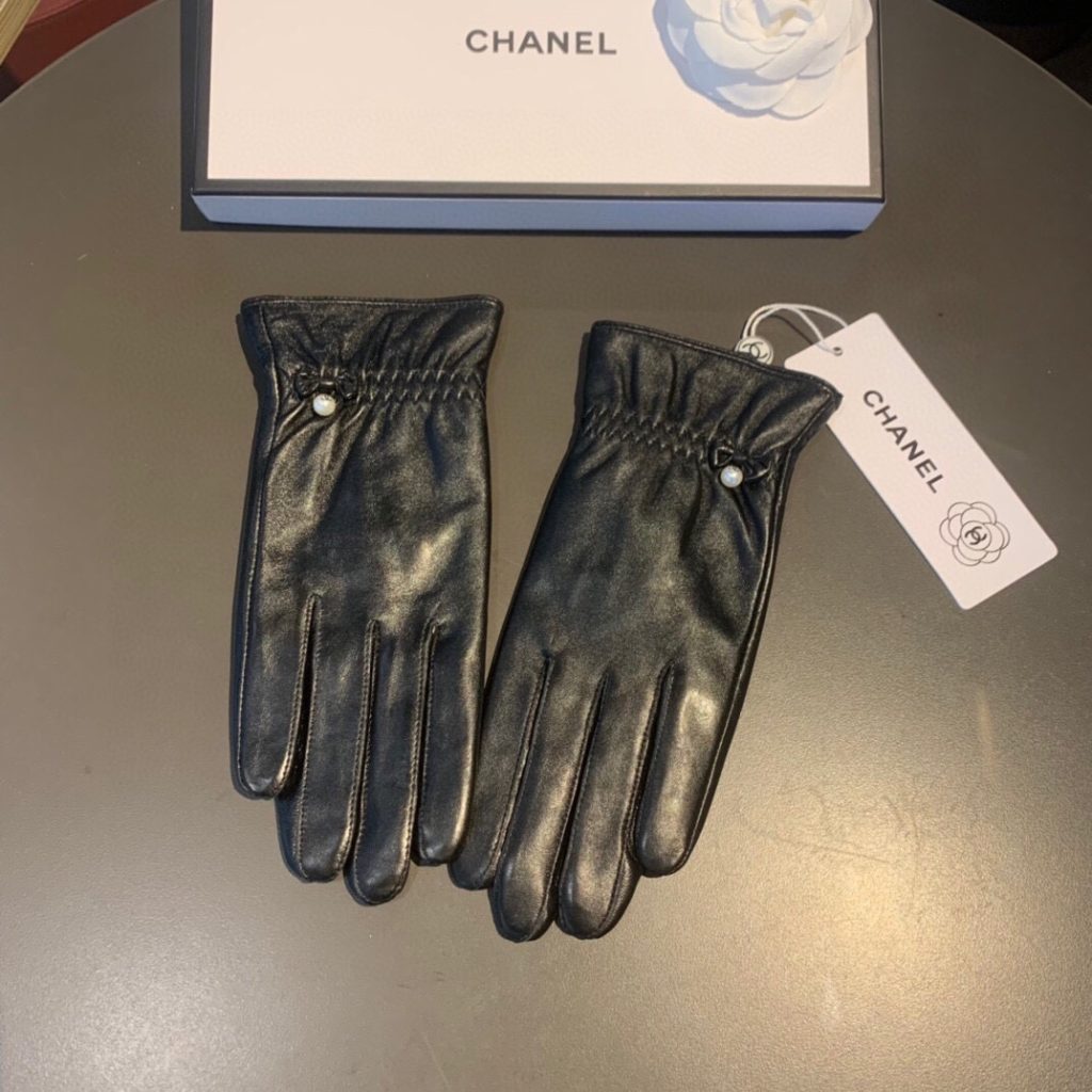 Chanel Gloves In Black