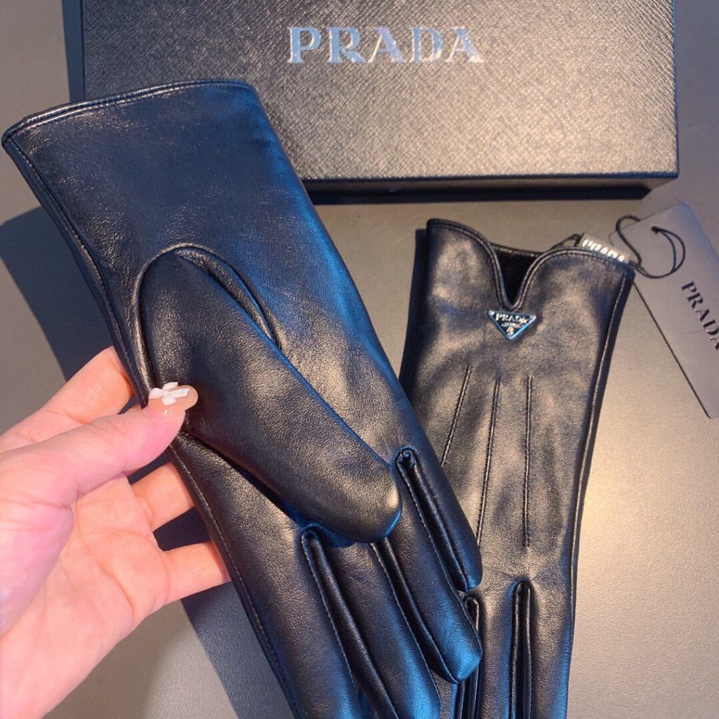 Prada Nappa Gloves In Black