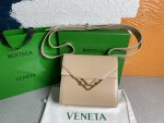 Bottega Veneta Clip Bag Beige, For Women, Women’s Bags 9in/23cm