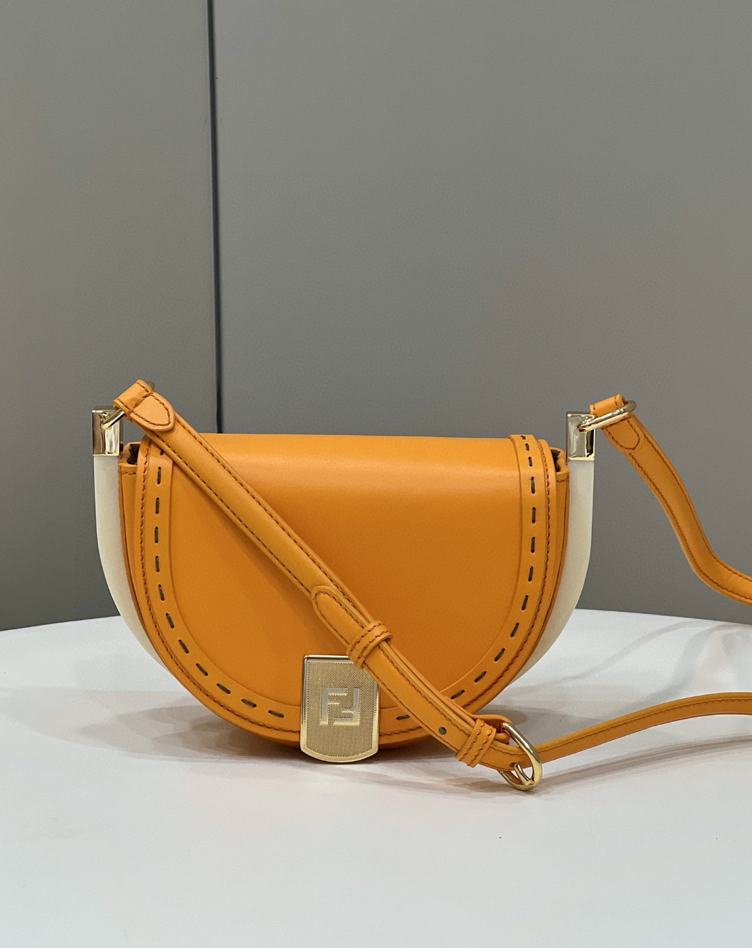 Fendi Moonlight Saddle Orange Bag For Woman 19cm/7.5in