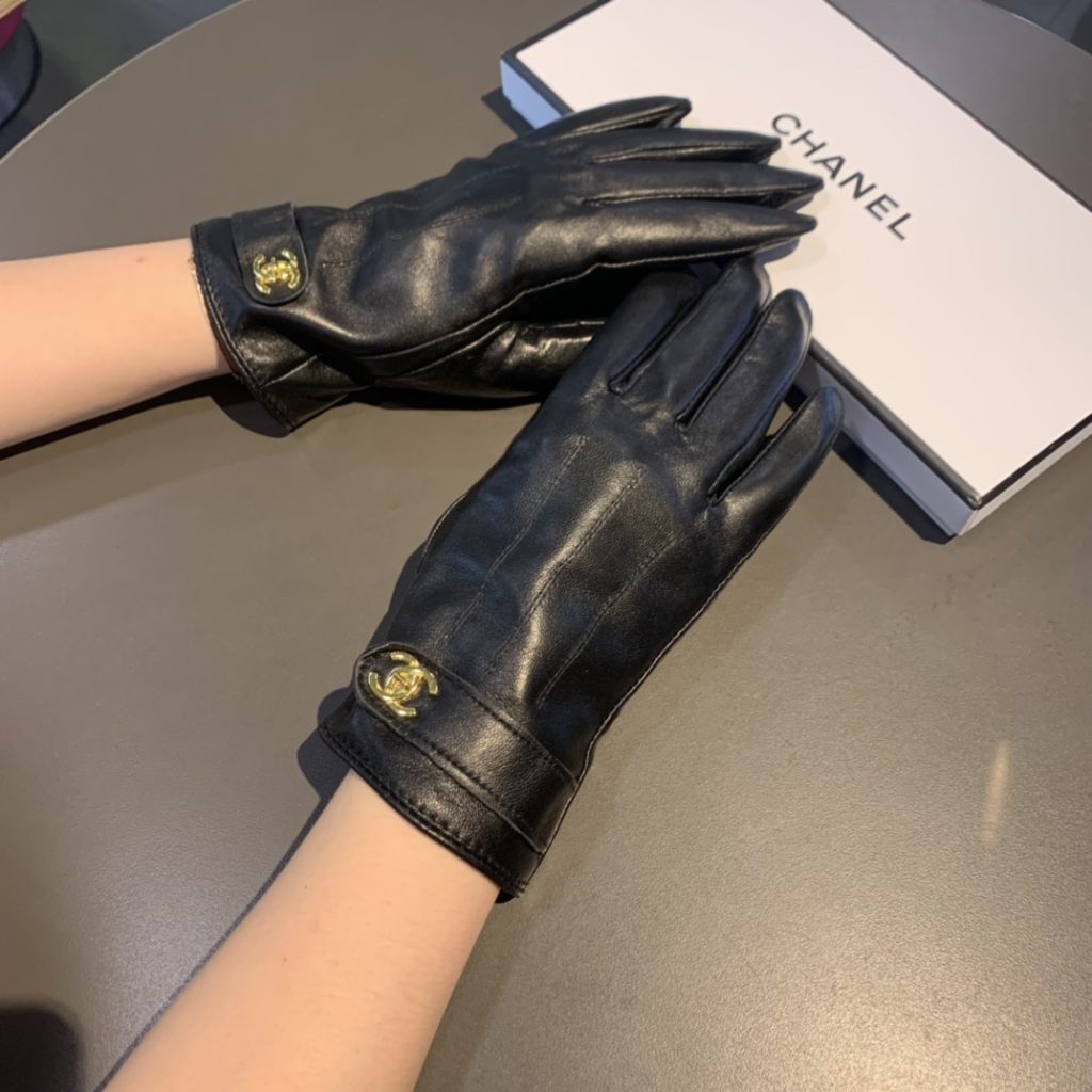 Chanel Gloves In Black