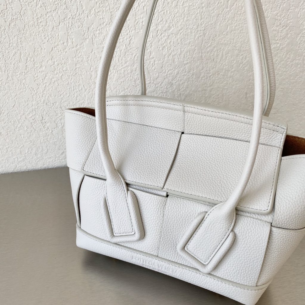 Bottega Veneta Mini Arco White, For Women, Women’s Bags 11.4in/29cm 600606VMAP19005