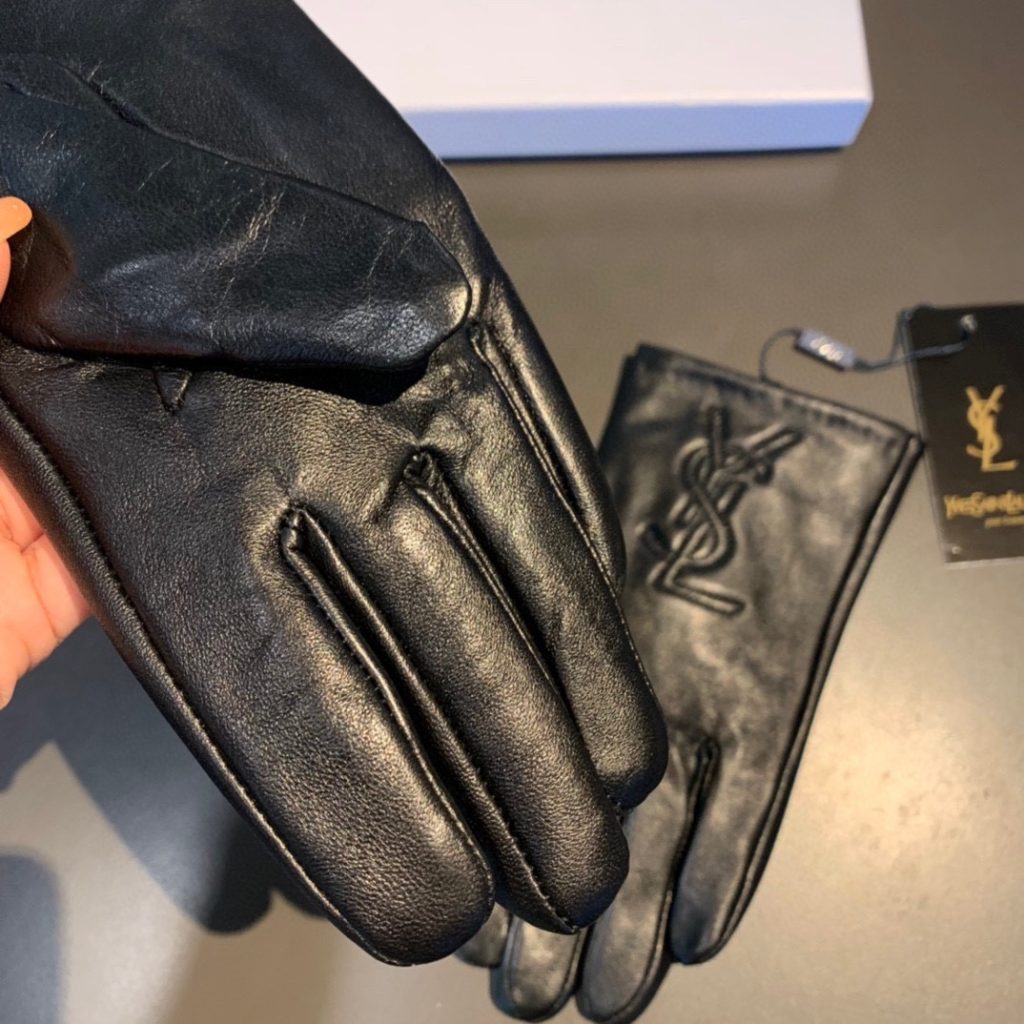 Saint Laurent Gloves In Black