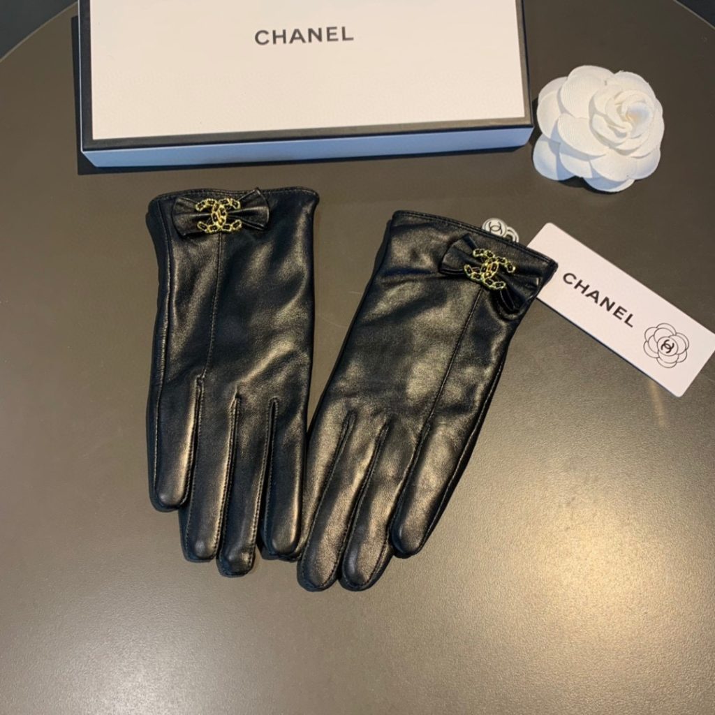 Chanel Gloves In Black