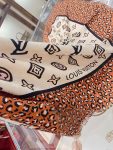 Louis Vuitton Wild at Heart Shawl Brown 140cm/55in