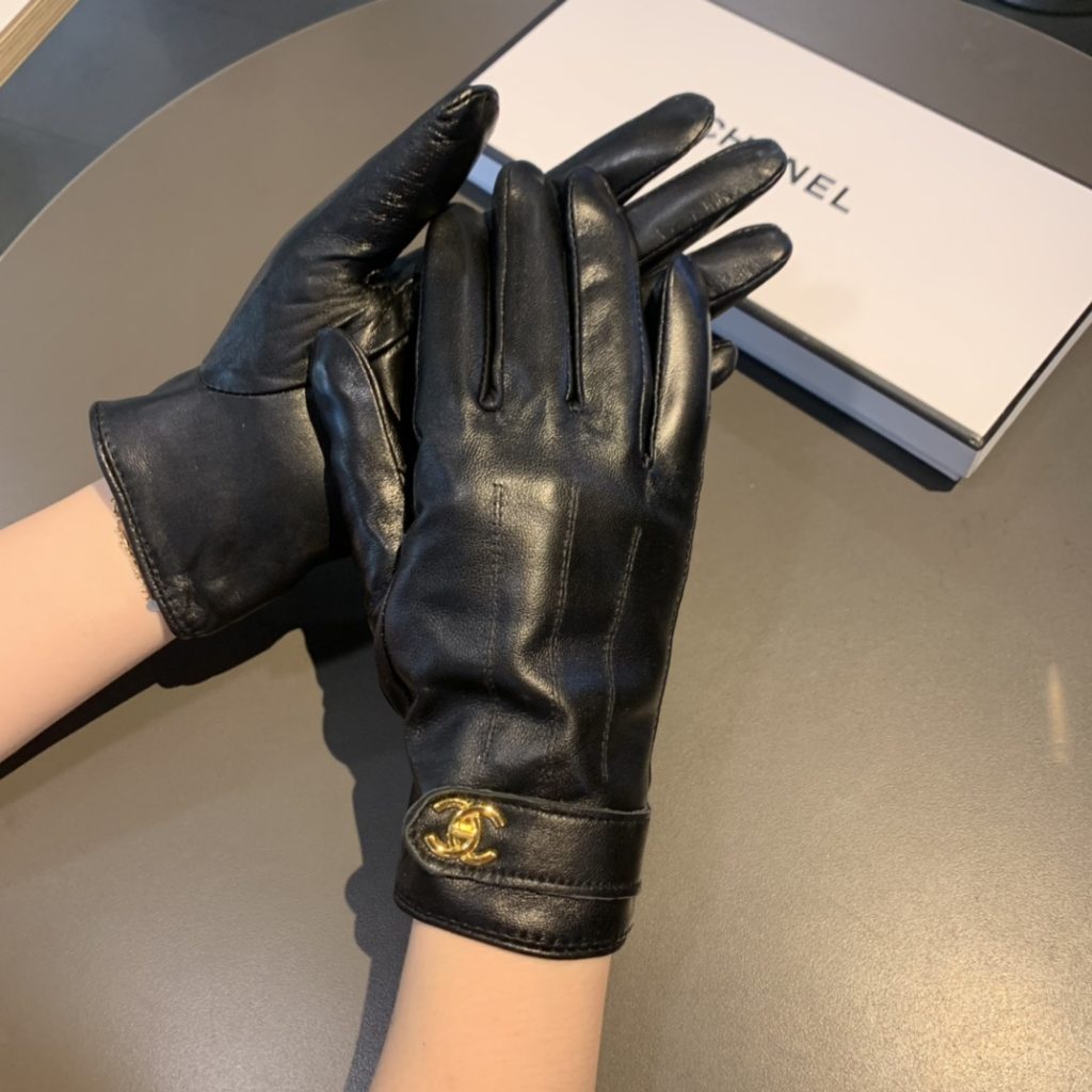 Chanel Gloves In Black