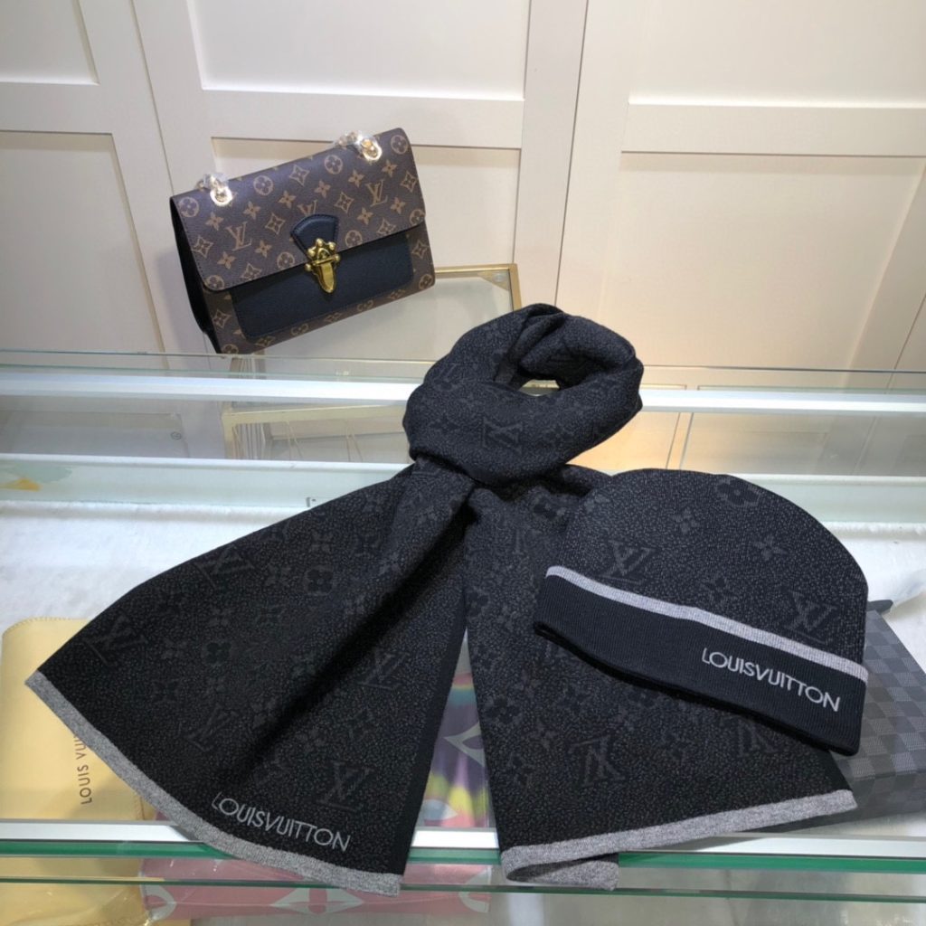 Louis Vuitton Beanie & Scarf Set In Black