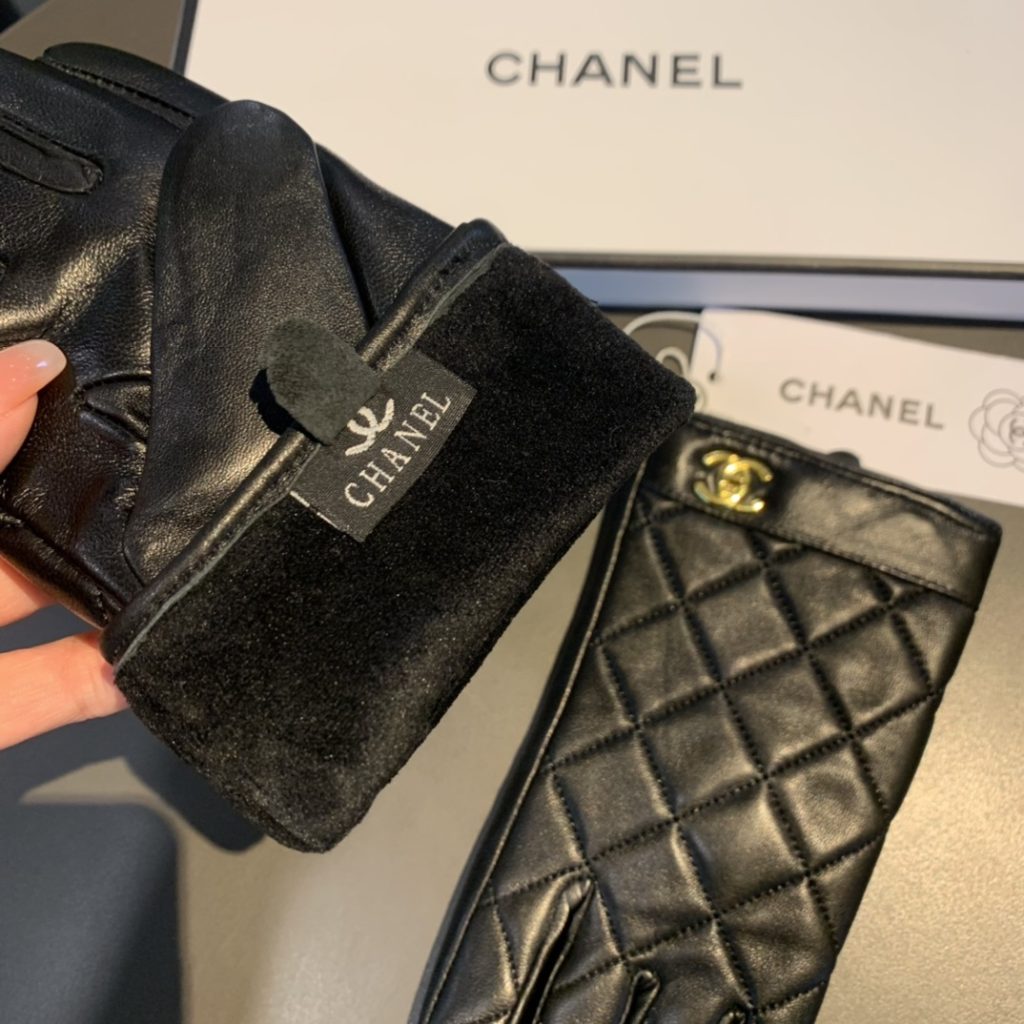 Chanel Gloves In Black