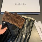 Chanel Gloves In Black