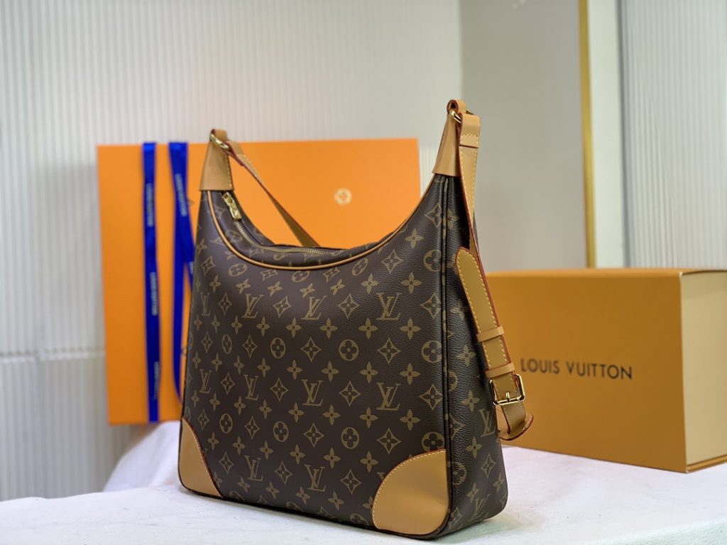 Louis Vuitton Boulogne 35 Monogram Canvas For Women, Women’s Handbags, Shoulder And Crossbody Bags 13.8in/35cm LV M51260