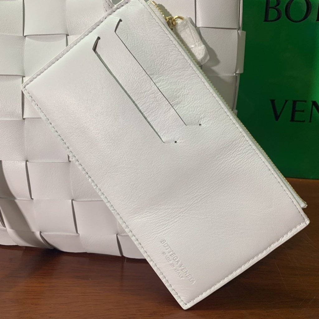 Bottega Veneta Shoulder Bag Nappa White, For Women, Women’s Bags 12.9in/33cm