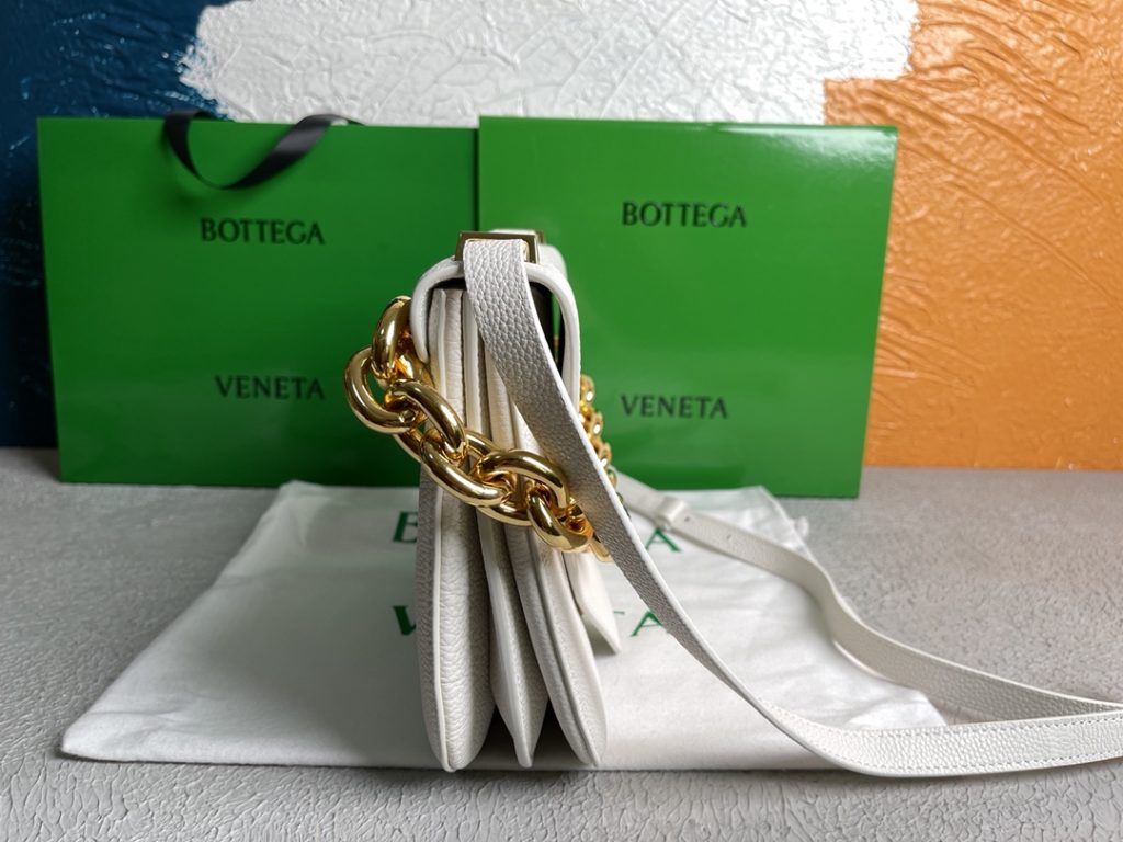 Bottega Veneta Mount White, For Women, Women’s Bags 10.6in/27cm