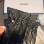 Chanel Gloves In Black