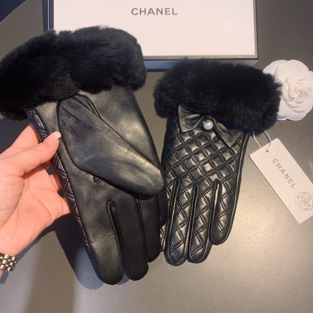 Chanel Gloves In Black