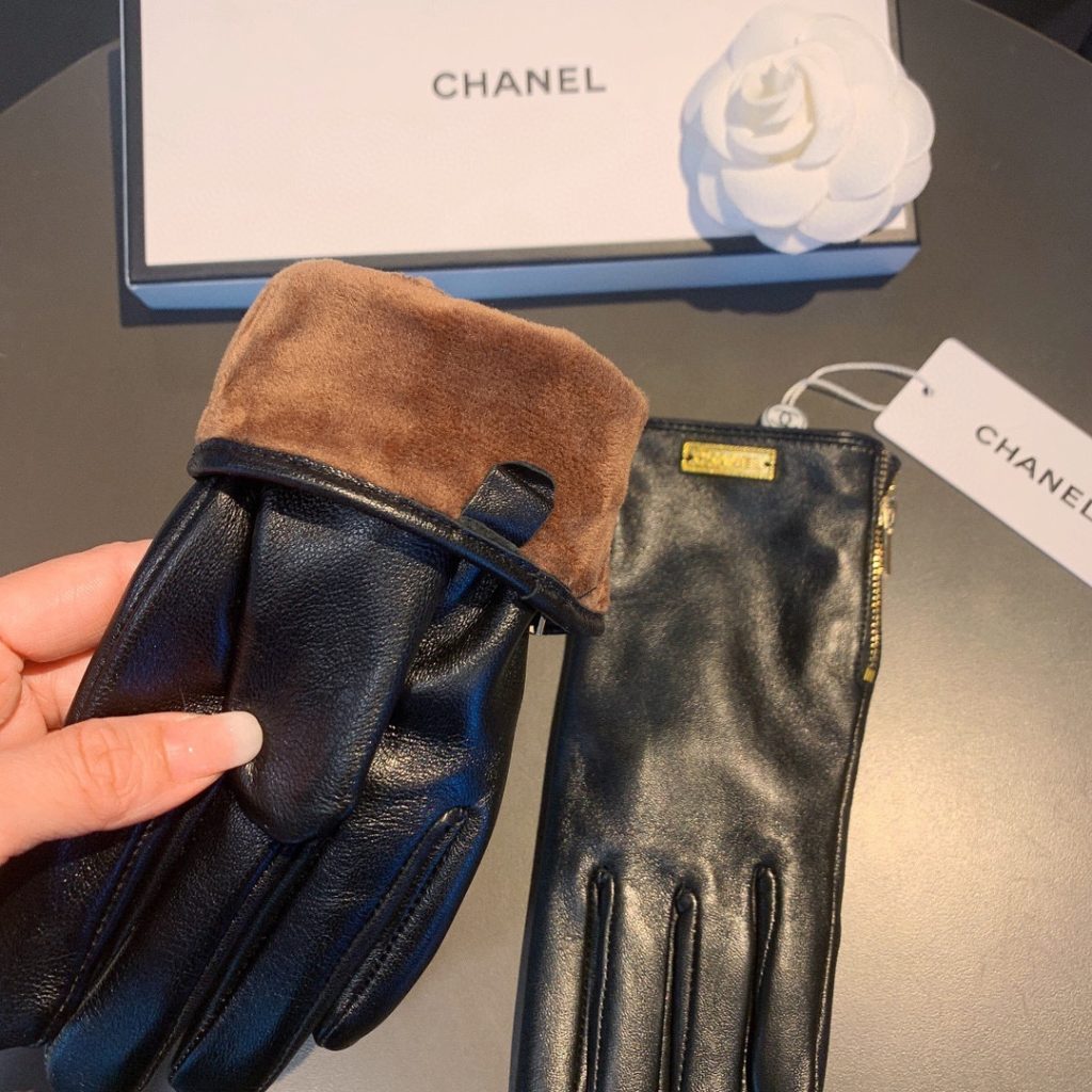 Chanel Gloves In Black