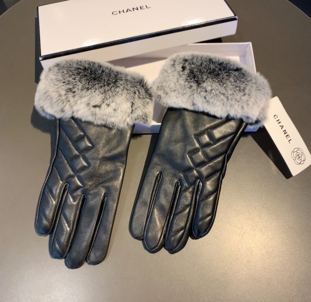 Chanel Gloves In Black