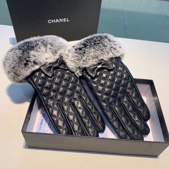 Chanel Gloves In Black