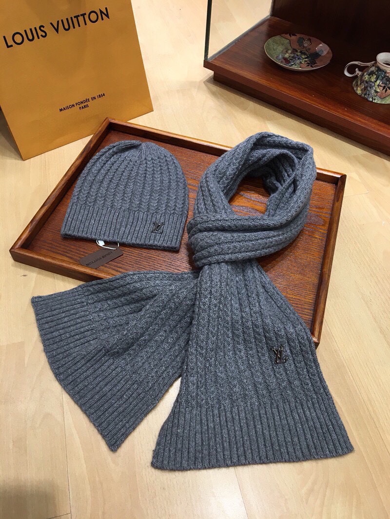 Louis Vuitton Beanie & Scarf Set In Grey