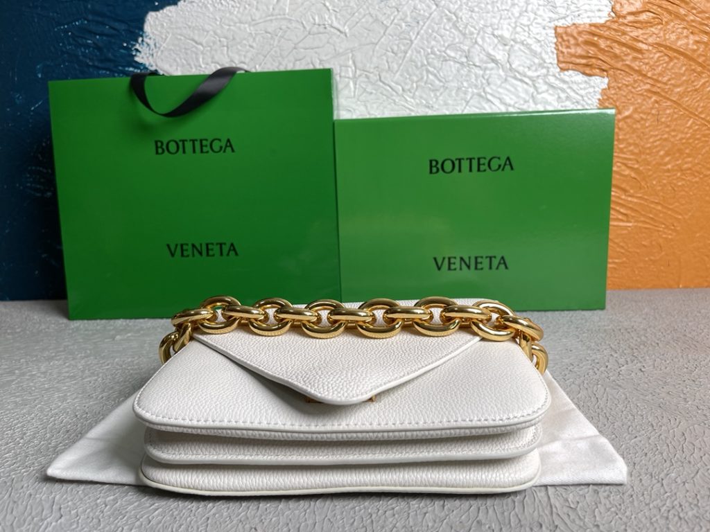 Bottega Veneta Mount White, For Women, Women’s Bags 8.3in/21cm 667399V12M09009