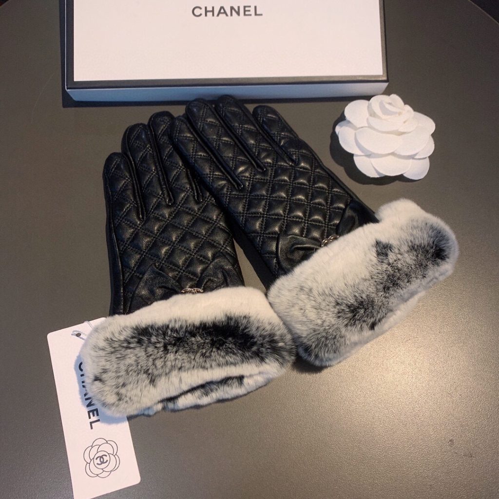 Chanel Gloves In Black