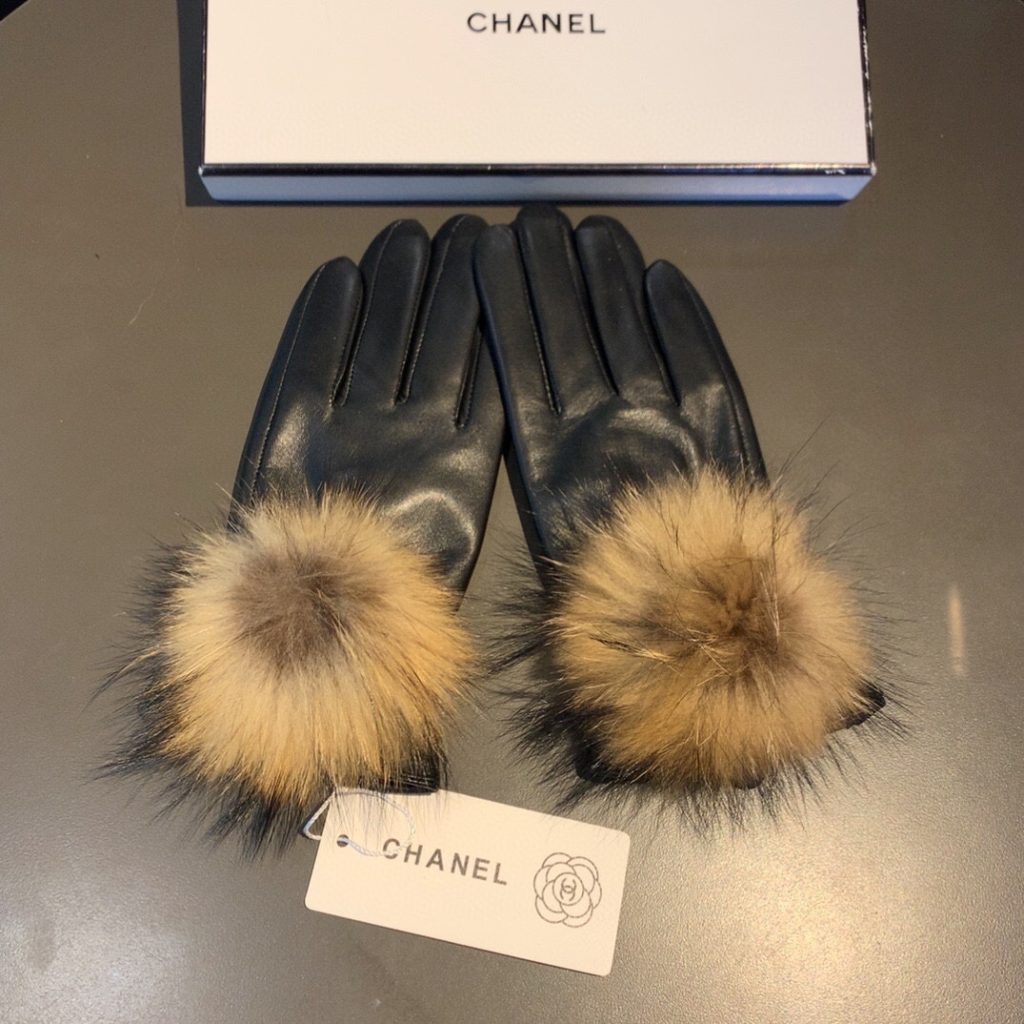 Chanel Gloves In Black