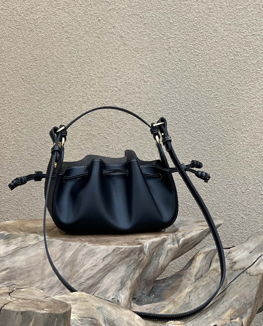 Fendi Pomodorino Black Mini Bag For Woman 17cm/6.5in