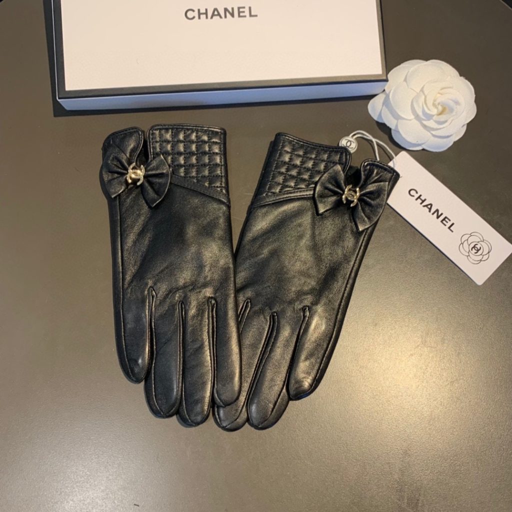 Chanel Gloves In Black