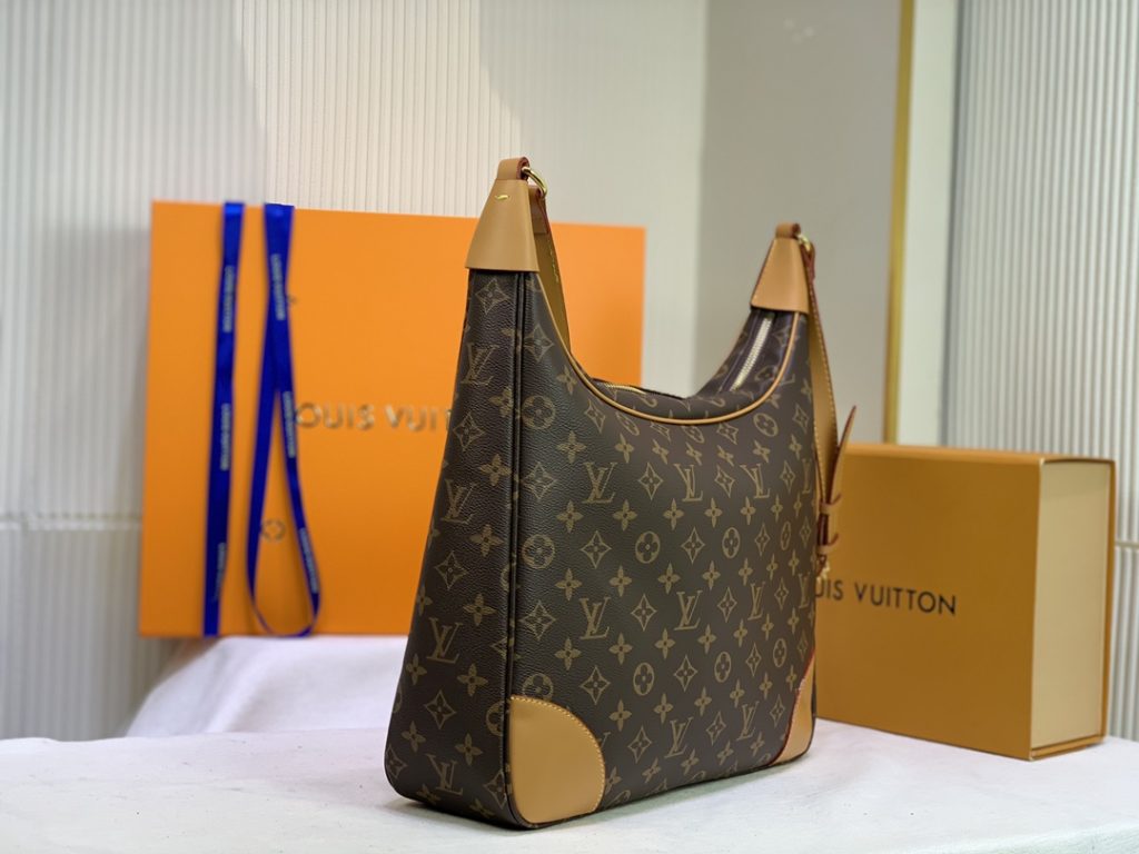 Louis Vuitton Boulogne 35 Monogram Canvas For Women, Women’s Handbags, Shoulder And Crossbody Bags 13.8in/35cm LV M51260