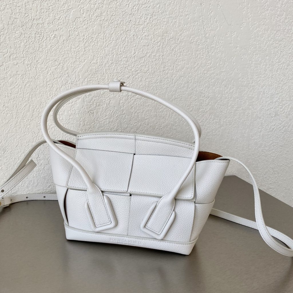 Bottega Veneta Mini Arco White, For Women, Women’s Bags 11.4in/29cm 600606VMAP19005