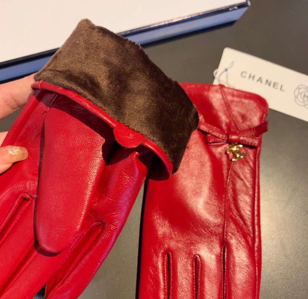 Chanel Gloves In Red