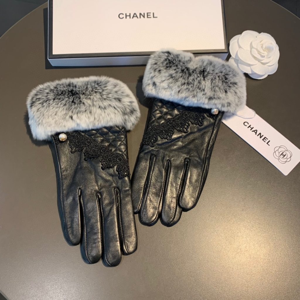 Chanel Gloves In Black