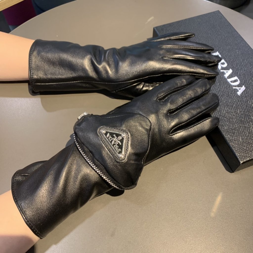 Prada Nappa Gloves In Black