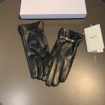 Celine Triomphe Gloves In Black