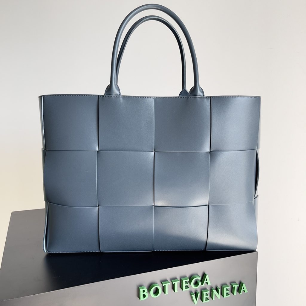 Bottega Veneta Large Arco Tote Bag Grey , For Women, Women’s Bags 18.1in/46cm