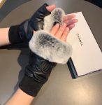 Chanel Gloves In Black