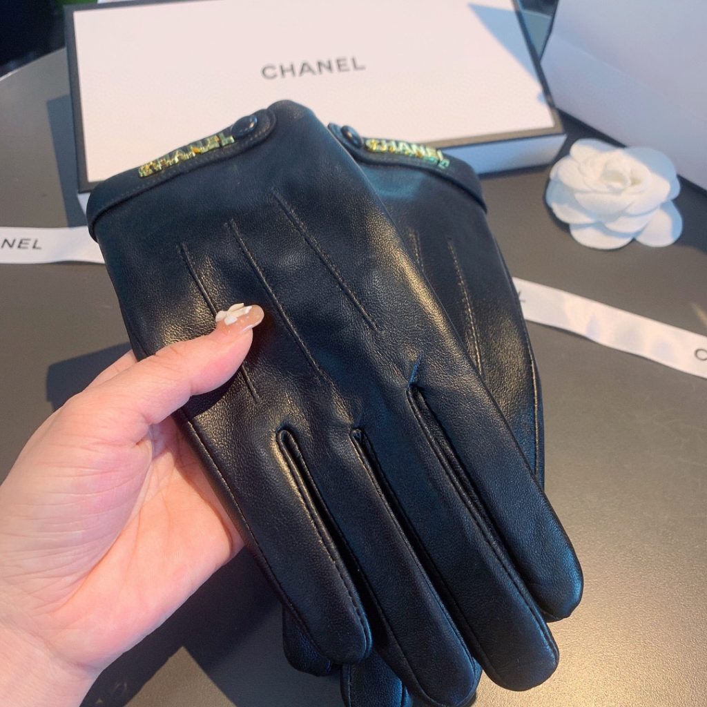 Chanel Gloves In Black