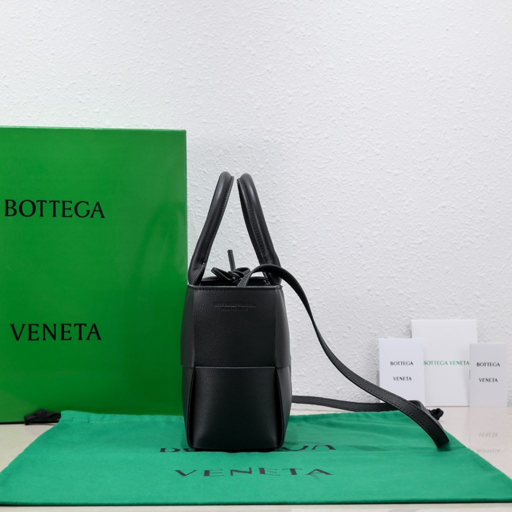 Bottega Veneta Mini Arco Tote Bag Black, For Women, Women’s Bags 9.8in/25cm 709337VCP118425