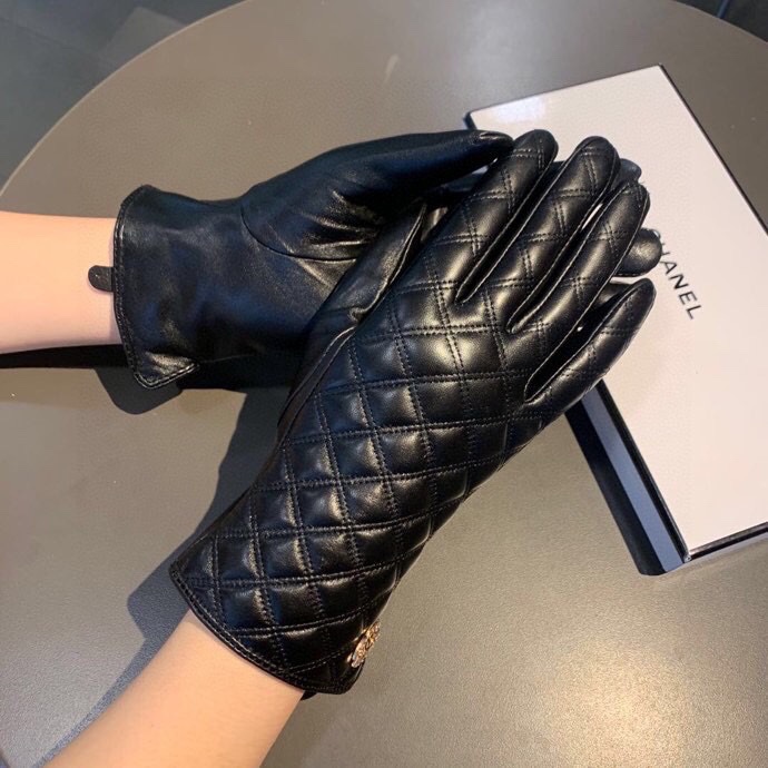 Chanel Gloves In Black