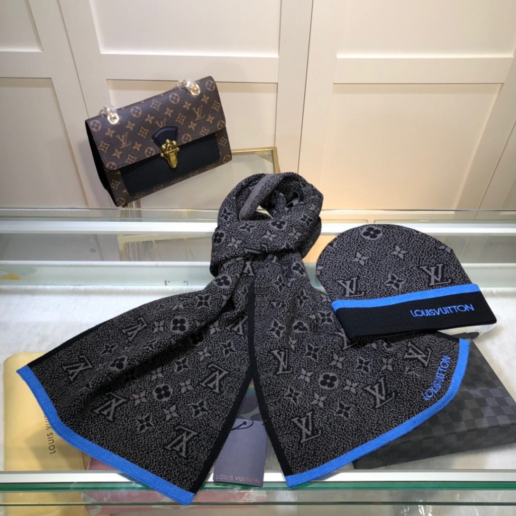 Louis Vuitton Beanie & Scarf Set In Black