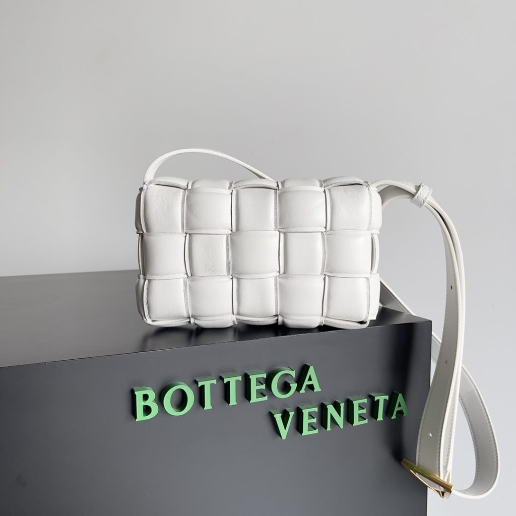 Bottega Veneta Small Padded Cassette White , For Women, Women’s Bags 7.5in/19cm 717506VCQR19009