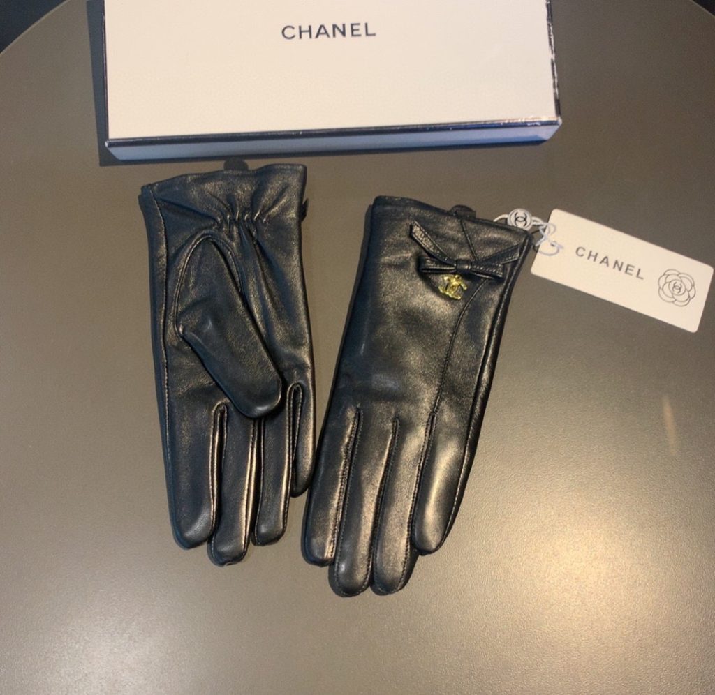 Chanel Gloves In Black