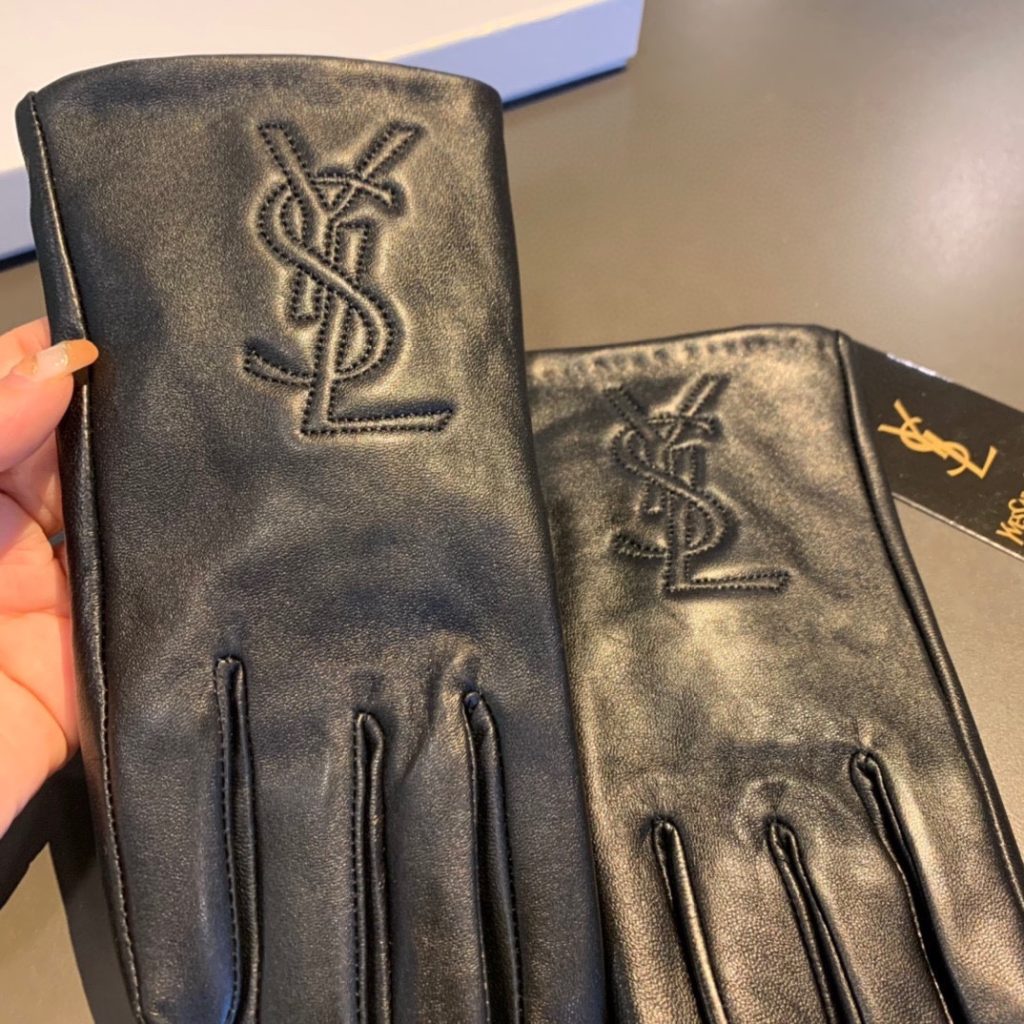 Saint Laurent Gloves In Black