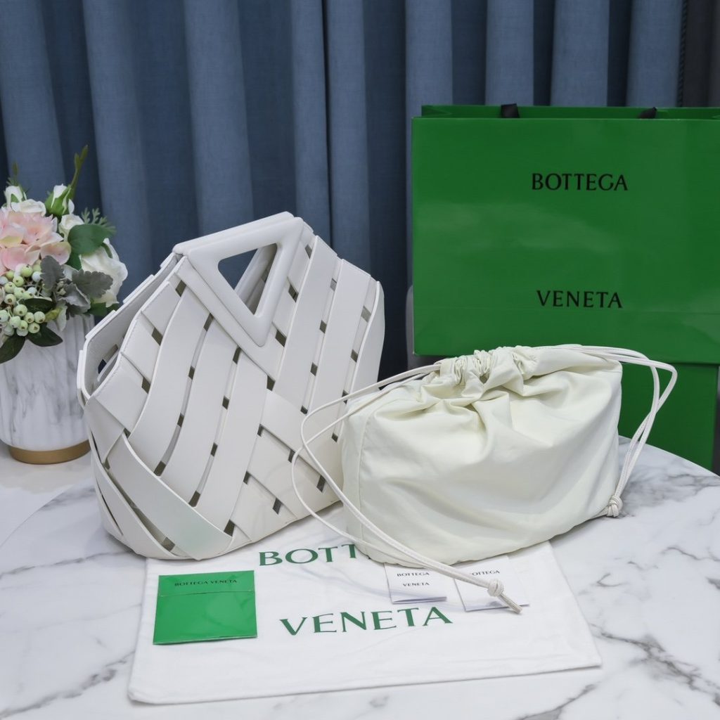 Bottega Veneta Point White, For Women, Women’s Bags 9.8in/25cm