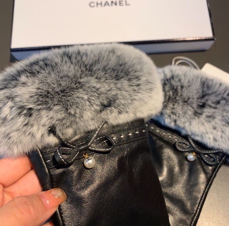 Chanel Gloves In Black